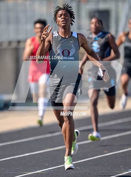 Thumbnail 1 in UIL 6A Track & Field Area 21&22 (400M) photogallery.
