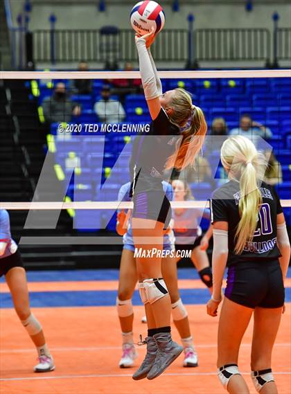 Thumbnail 1 in Fayetteville vs. Southside (AAA 6A State Final) photogallery.