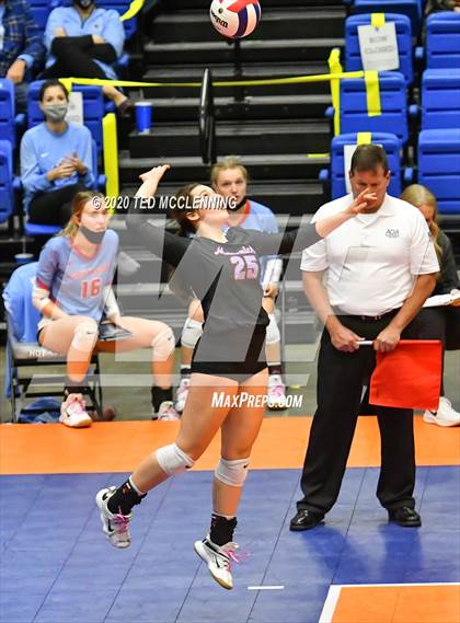 Thumbnail 2 in Fayetteville vs. Southside (AAA 6A State Final) photogallery.