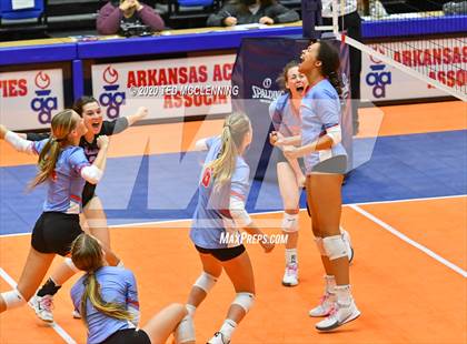 Thumbnail 1 in Fayetteville vs. Southside (AAA 6A State Final) photogallery.