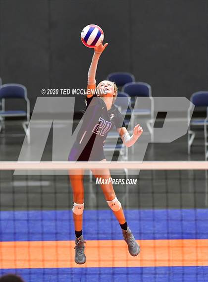 Thumbnail 1 in Fayetteville vs. Southside (AAA 6A State Final) photogallery.