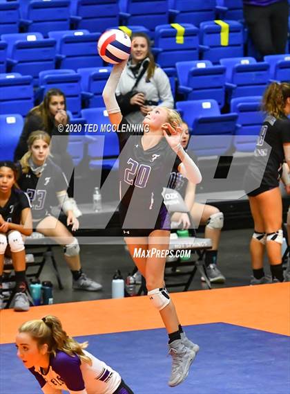 Thumbnail 2 in Fayetteville vs. Southside (AAA 6A State Final) photogallery.
