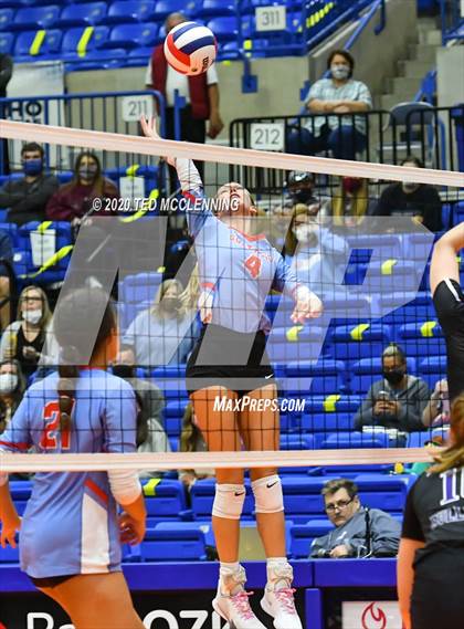 Thumbnail 3 in Fayetteville vs. Southside (AAA 6A State Final) photogallery.