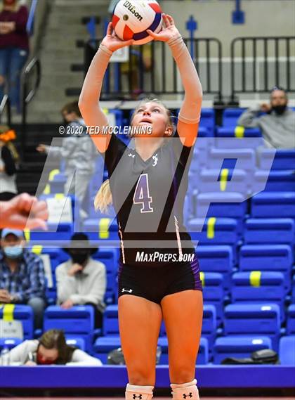 Thumbnail 1 in Fayetteville vs. Southside (AAA 6A State Final) photogallery.