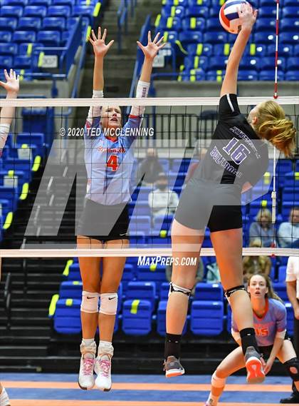Thumbnail 3 in Fayetteville vs. Southside (AAA 6A State Final) photogallery.