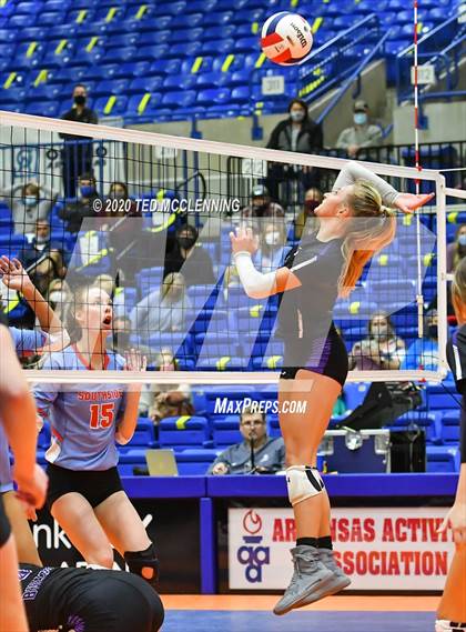 Thumbnail 2 in Fayetteville vs. Southside (AAA 6A State Final) photogallery.