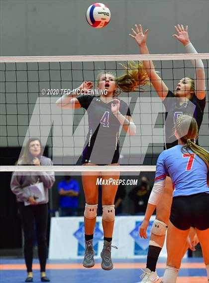 Thumbnail 2 in Fayetteville vs. Southside (AAA 6A State Final) photogallery.