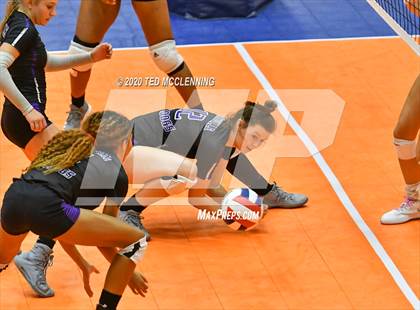 Thumbnail 1 in Fayetteville vs. Southside (AAA 6A State Final) photogallery.