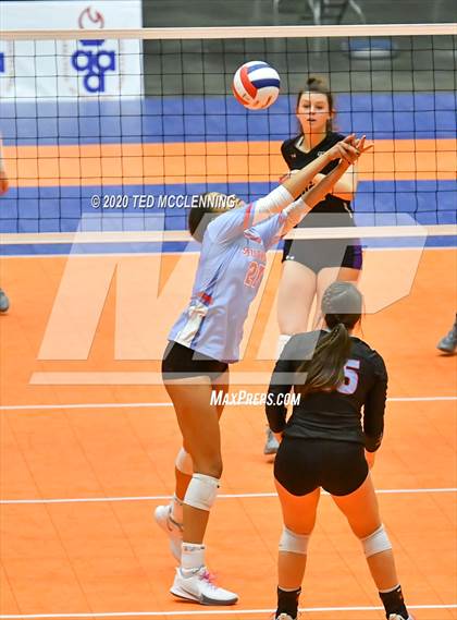 Thumbnail 1 in Fayetteville vs. Southside (AAA 6A State Final) photogallery.