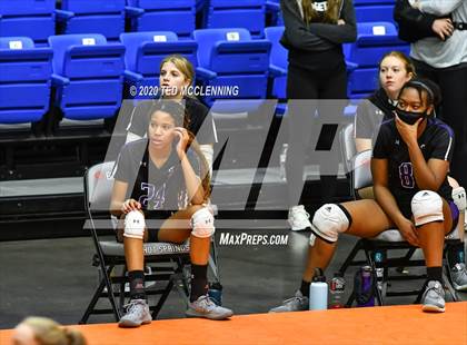 Thumbnail 1 in Fayetteville vs. Southside (AAA 6A State Final) photogallery.