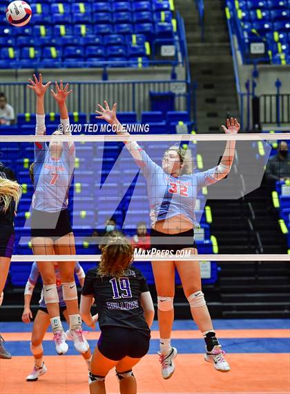 Thumbnail 3 in Fayetteville vs. Southside (AAA 6A State Final) photogallery.
