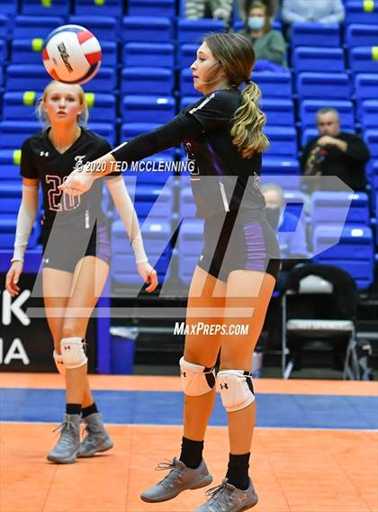 Thumbnail 2 in Fayetteville vs. Southside (AAA 6A State Final) photogallery.