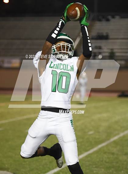 Thumbnail 3 in Lincoln vs. Helix photogallery.