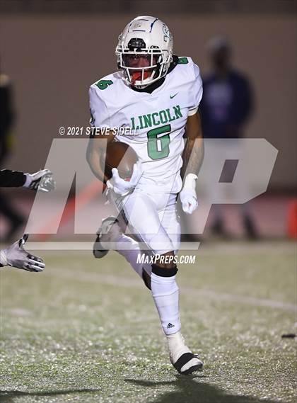 Thumbnail 3 in Lincoln vs. Helix photogallery.