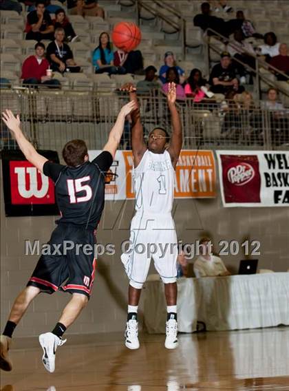 Thumbnail 2 in Marcus vs Berkner (Whataburger Tournament) photogallery.