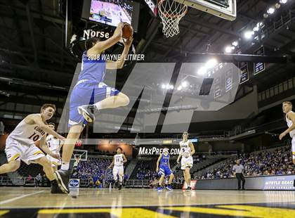 Thumbnail 3 in Covington Catholic vs Cooper photogallery.