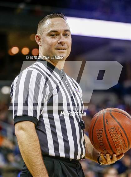 Thumbnail 3 in Covington Catholic vs Cooper photogallery.