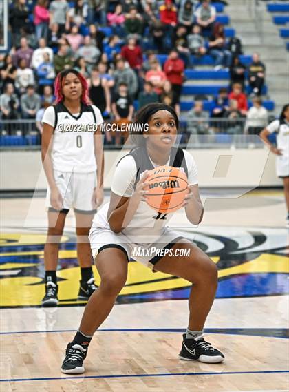 Thumbnail 3 in Jonesboro vs. Sheridan (AAA 5A State Playoff First Round) photogallery.