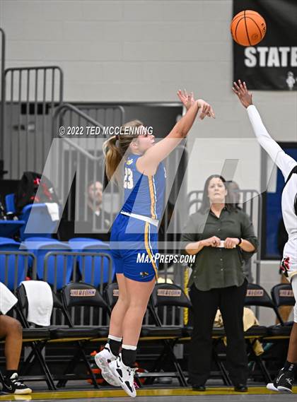 Thumbnail 2 in Jonesboro vs. Sheridan (AAA 5A State Playoff First Round) photogallery.