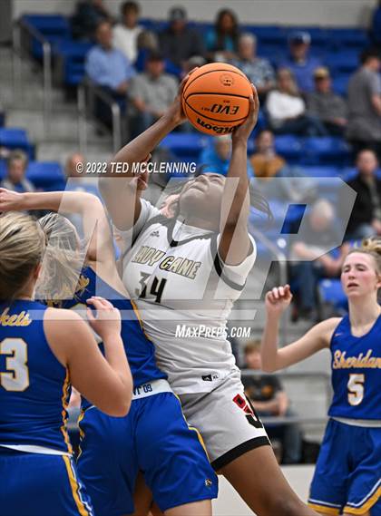 Thumbnail 2 in Jonesboro vs. Sheridan (AAA 5A State Playoff First Round) photogallery.