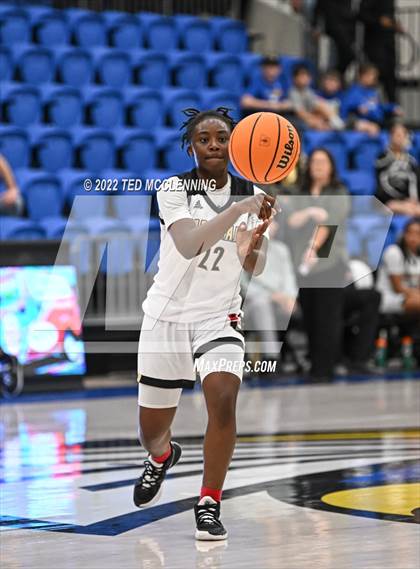Thumbnail 2 in Jonesboro vs. Sheridan (AAA 5A State Playoff First Round) photogallery.