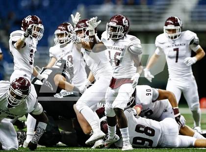 Thumbnail 2 in Cinco Ranch vs. Steele (UIL 6A D2 Semifinal) photogallery.
