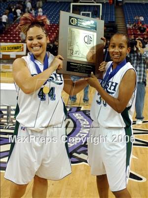 Thumbnail 1 in Windward vs. Sacred Heart Cathedral (CIF State D4 Final) photogallery.