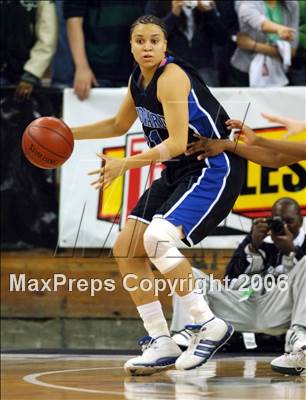 Thumbnail 2 in Windward vs. Sacred Heart Cathedral (CIF State D4 Final) photogallery.