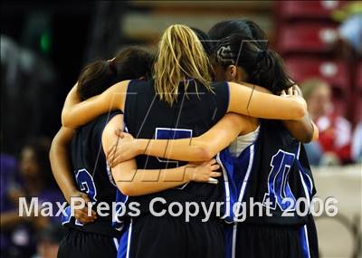 Thumbnail 1 in Windward vs. Sacred Heart Cathedral (CIF State D4 Final) photogallery.
