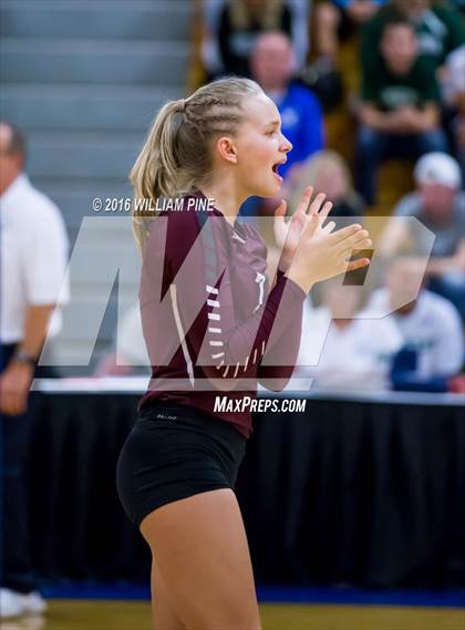 Thumbnail 3 in Kingston vs. Minisink Valley (Section 9 Class AA Final) photogallery.