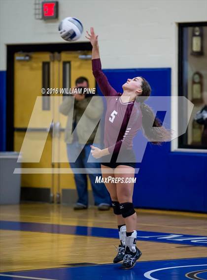 Thumbnail 2 in Kingston vs. Minisink Valley (Section 9 Class AA Final) photogallery.