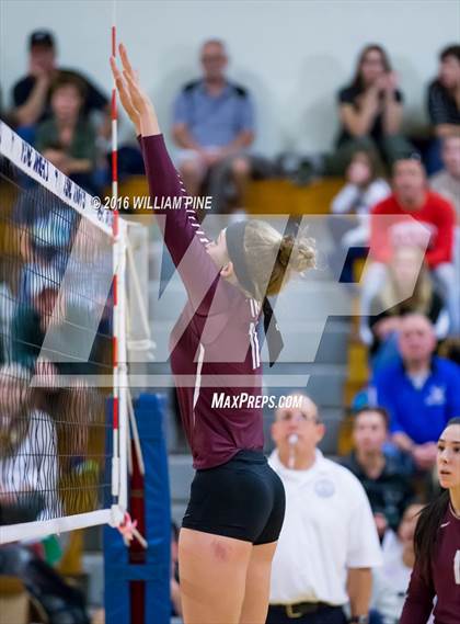 Thumbnail 2 in Kingston vs. Minisink Valley (Section 9 Class AA Final) photogallery.