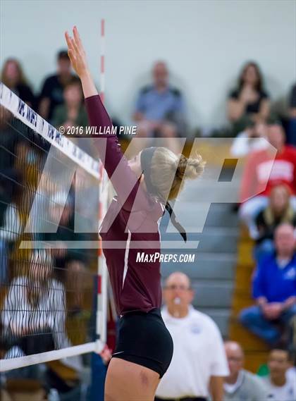 Thumbnail 3 in Kingston vs. Minisink Valley (Section 9 Class AA Final) photogallery.