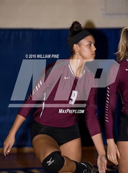 Thumbnail 3 in Kingston vs. Minisink Valley (Section 9 Class AA Final) photogallery.