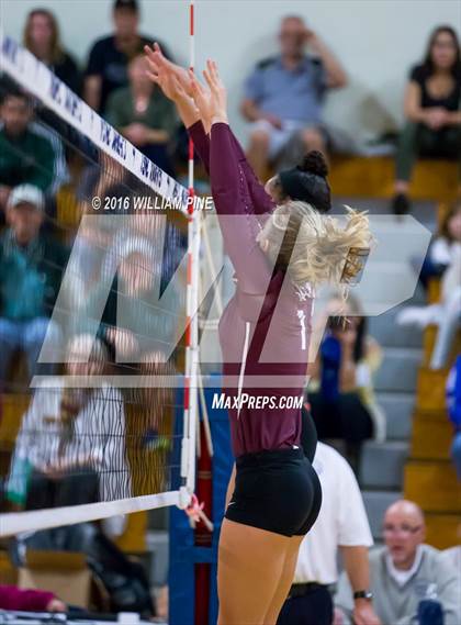 Thumbnail 1 in Kingston vs. Minisink Valley (Section 9 Class AA Final) photogallery.