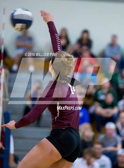 Thumbnail 2 in Kingston vs. Minisink Valley (Section 9 Class AA Final) photogallery.