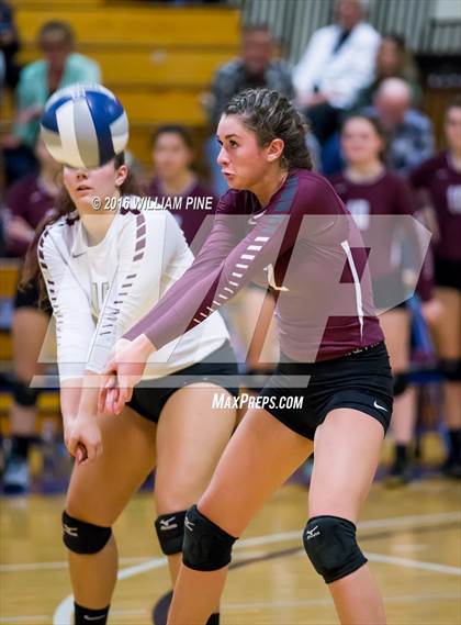 Thumbnail 2 in Kingston vs. Minisink Valley (Section 9 Class AA Final) photogallery.