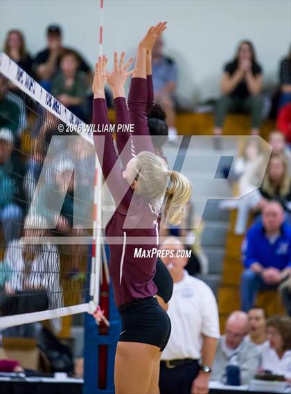 Thumbnail 1 in Kingston vs. Minisink Valley (Section 9 Class AA Final) photogallery.