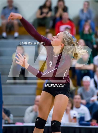 Thumbnail 2 in Kingston vs. Minisink Valley (Section 9 Class AA Final) photogallery.