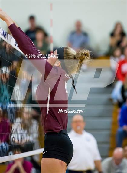 Thumbnail 2 in Kingston vs. Minisink Valley (Section 9 Class AA Final) photogallery.