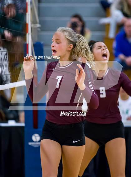 Thumbnail 2 in Kingston vs. Minisink Valley (Section 9 Class AA Final) photogallery.