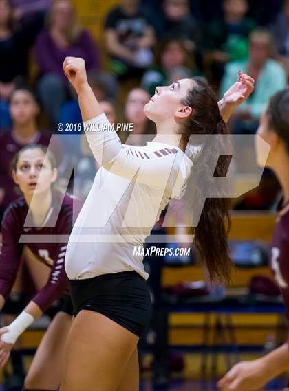 Thumbnail 1 in Kingston vs. Minisink Valley (Section 9 Class AA Final) photogallery.