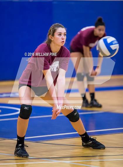Thumbnail 2 in Kingston vs. Minisink Valley (Section 9 Class AA Final) photogallery.