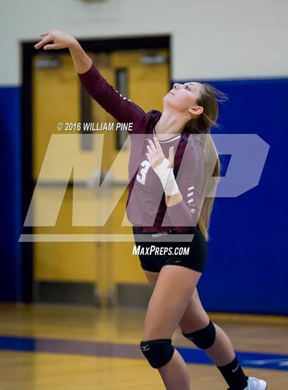 Thumbnail 2 in Kingston vs. Minisink Valley (Section 9 Class AA Final) photogallery.