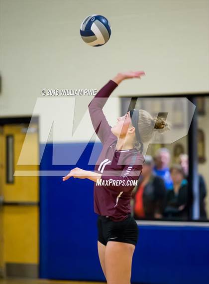 Thumbnail 1 in Kingston vs. Minisink Valley (Section 9 Class AA Final) photogallery.
