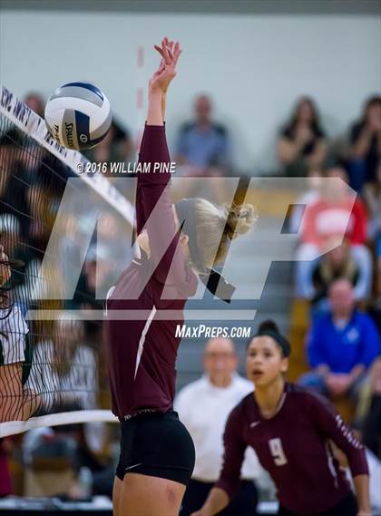 Thumbnail 1 in Kingston vs. Minisink Valley (Section 9 Class AA Final) photogallery.