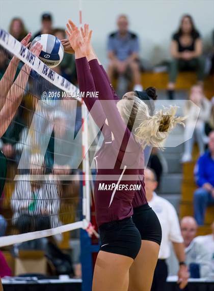 Thumbnail 1 in Kingston vs. Minisink Valley (Section 9 Class AA Final) photogallery.