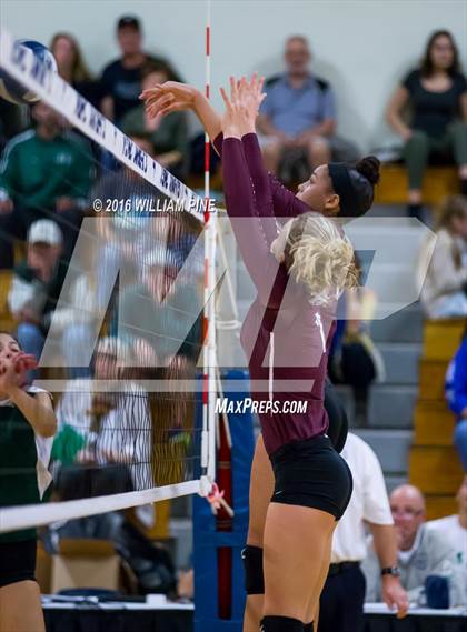 Thumbnail 3 in Kingston vs. Minisink Valley (Section 9 Class AA Final) photogallery.