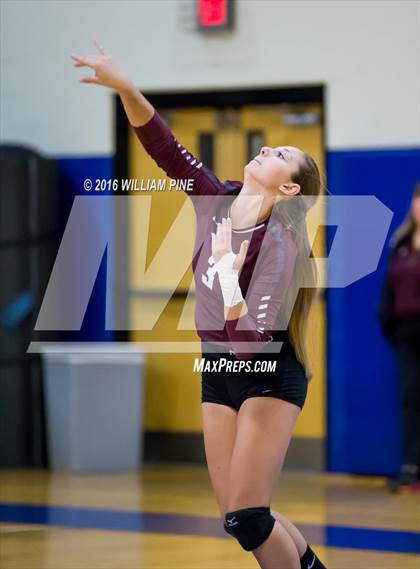 Thumbnail 2 in Kingston vs. Minisink Valley (Section 9 Class AA Final) photogallery.