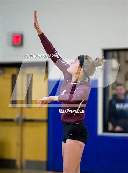 Thumbnail 3 in Kingston vs. Minisink Valley (Section 9 Class AA Final) photogallery.